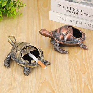 Cendrier portable minimaliste en métal avec couvercle décoré de tortue, forme ronde, design sur pied pour la maison et la <span class=keywords><strong>voiture</strong></span> - Product Image 1
