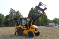 Chargeuse-pelleteuse 2,5 tonnes 388H disponible avec moteurs Cummins ou Weichai