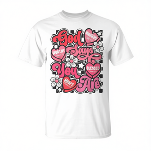 T-shirt promotionnel avec verset biblique chrétien « Dieu dit que tu es » et motif cœur de bonbons de la Saint-Valentin - Product Image 2