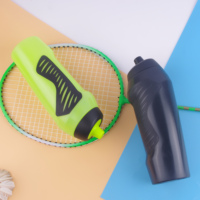 Sans BPA 700ml Léger PP En Plastique Vélo Vélo Portable Squeezable Sport Bouteille D'eau Facile Sip Bec pour Un Style De Vie Actif