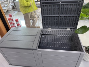 Caja <span class=keywords><strong>de</strong></span> Almacenamiento <span class=keywords><strong>para</strong></span> Muebles <span class=keywords><strong>de</strong></span> Patio, Fácil <span class=keywords><strong>de</strong></span> Montar, Resistente a la Intemperie, con Puerta con Cerradura, Capacidad <span class=keywords><strong>de</strong></span> 60 Galones - Product Image 4