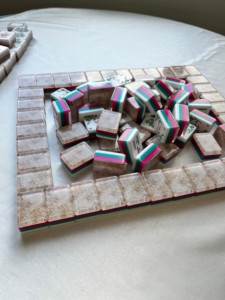 Ensemble de Mahjong Américain de Luxe en Feuille d'Or, 160 Tuiles, Règles NMJL, Acrylique 4 Couches, Gravé à la Main, Motifs Floraux, Pliable, pour Divertissement - Product Image 1