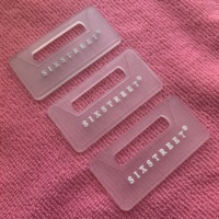 Étiquette en caoutchouc transparente de 2 mm d'épaisseur avec rainure de couture, étiquette en caoutchouc silicone imperméable avec fentes de couture