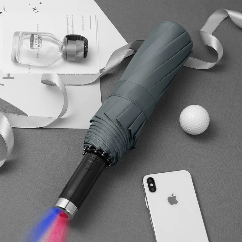 Toptan 23 inç 10 kaburga iş hediyeler 3 kat ters yansıtıcı Logo baskı ile Led ışık kolu otomatik şemsiye