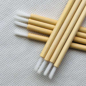 Coton-tiges jetables écologiques en bambou HQ à micro-bristles, 50 pièces par sachet, options colorées, marque privée, outil de maquillage en gros - Product Image 1