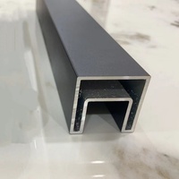 Balustrade en verre sans cadre en acier inoxydable noir sur mesure, montée latéralement, pour extérieur, avec poteau de garde-corps en verre pour maison résidentielle