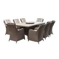 Ensemble de salle à manger rectangulaire moderne 8 places en céramique et verre avec structure en aluminium, chaises en rotin tressé, table et trou pour parasol, pour extérieur