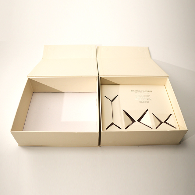 Eco-friendly High-End Custom Size Gift Packaging Cosmetics Sustainable Matt Lamination Printing Magnetic Gift Box Sponge Lining