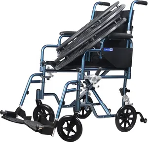 W513 nuovo design leggero 18 "sedile pieghevole in alluminio sedia a rotelle manuale con dondolo via poggiapiedi
