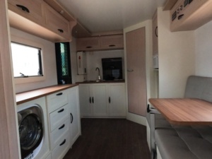 Mini-caravane <span class=keywords><strong>de</strong></span> voyage moderne et légère avec une disposition intelligente <span class=keywords><strong>pour</strong></span> 4 personnes, couples et voyageurs en solo, grand confort - Product Image 4
