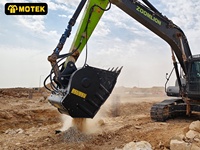 Broyeur à mâchoires MOTEK pour engins de construction avec pompe à boîte de vitesses, fixation pour godet de pelle