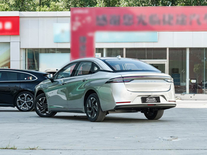 AION SUV Électrique 2025 de Chine, Moteur 100kW 136HP, Autonomie WLTC 505km, Recharge Rapide, pour le Marché Mondial - Product Image 6