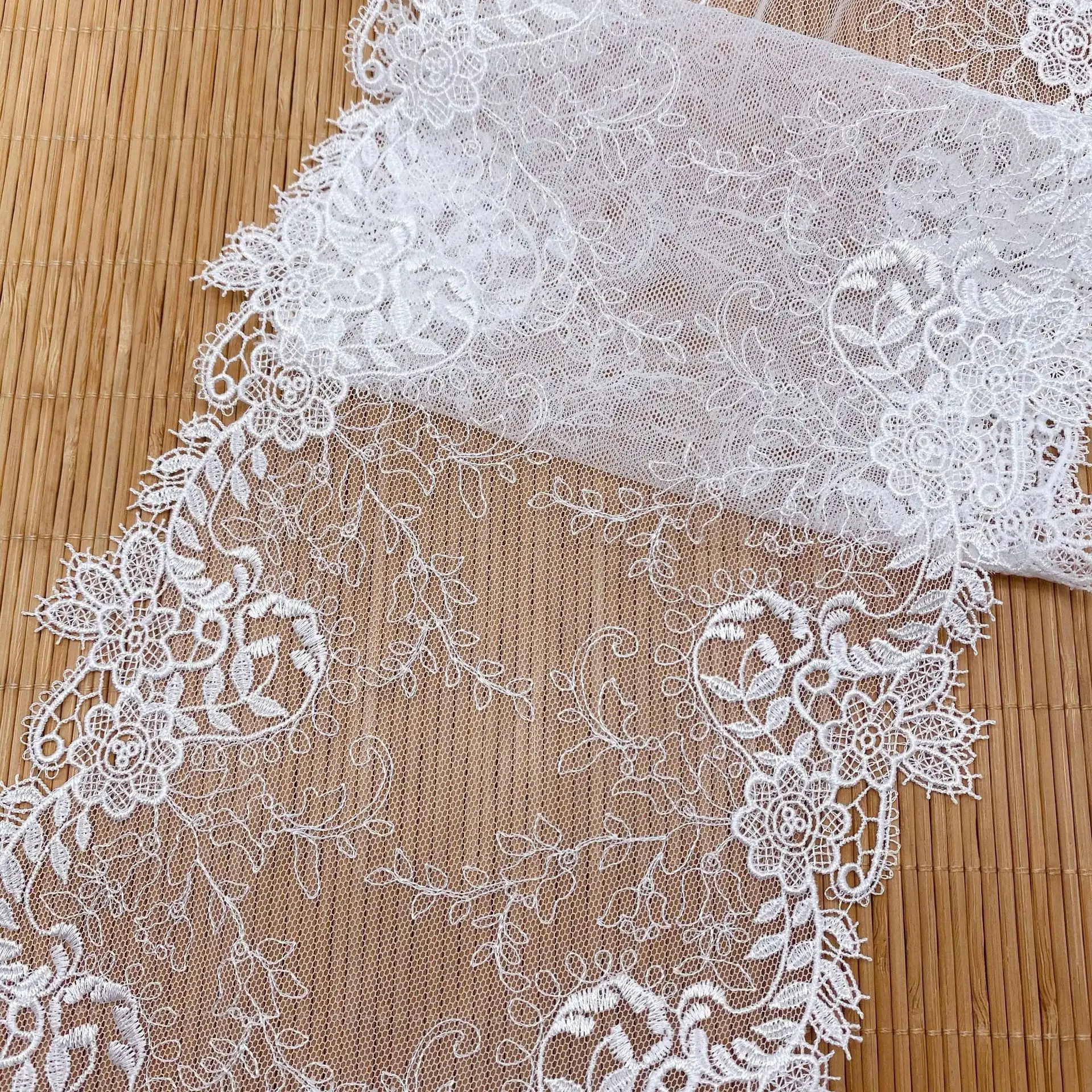 Largeur 19 cm Polyester doux soluble dans l'eau broderie tulle dentelle garniture voile tissu pour robe de mariée sous-vêtements soutien-gorge lingerie