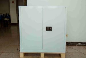 Système d'énergie conteneurisé au lithium-ion 12 stations, armoire de stockage ignifuge et anti-explosion pour batteries externes BC12white BatteryCabi - Product Image 6