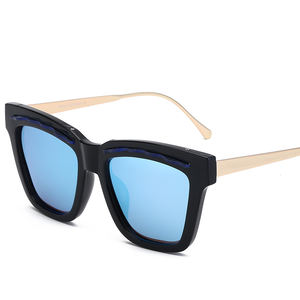 Gafas de Sol de Diseño Italiano, Polarizadas, Unisex, Modernas, de Alta Calidad, con Protección UV - Product Image 4