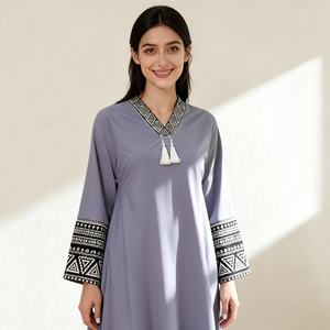 Vestido Abaya Tradicional Moderno con Bordado Estampado, Proveedor Mayorista de Dubái, Material de Tela China para Mujeres Musulmanas - Product Image 1