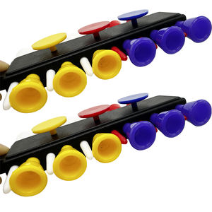 Упаковка из 1 экологичного пластикового держателя для гольф-тей с 12 отверстиями для тей, 3 маркерами для мячей, прочный аксессуар-брелок, 5,5x17,5 см, с возможностью нанесения логотипа - Product Image 6