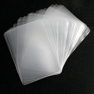 Protège-cartes transparent sans acide et sans PVC à coins arrondis pour cartes TCG Pokémon - Product Image 1