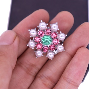 Cá Nhân Hoá Tùy Chỉnh Thời Trang Hợp Kim Kim Loại Tinh Thể Ngọc Trai Bông Tuyết Snap Nút Giày Khóa Quyến Rũ Và Mặt Dây Chuyền - Product Image 2