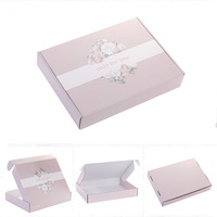 Vente de gros Boîte cadeau de luxe pour envoi de t-shirt, papier ondulé, cadeau de luxe, avec impression personnalisée, emballage de t-shirt en rose pour vêtement