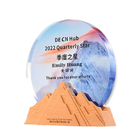 Trophée artisanal promotionnel en forme de montagne en cristal Noble 2025 avec logo personnalisé en métal