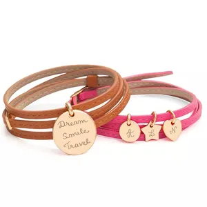 Groothandel Aangepaste Gepersonaliseerde Roestvrijstalen Logo Kids Disc Bedels Gegraveerde Tags Roze Bruin Echt Lederen Wraps Armband