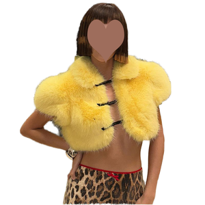 เสื้อแจ็คเก็ตขนเฟอร์เทียมสุดหรูสำหรับสุภาพสตรี คอลเลคชั่นใหม่สำหรับฤดูหนาว สีพื้น คอปก แจ็คเก็ตสั้น ทอแบบเรียบ - Product Image 4