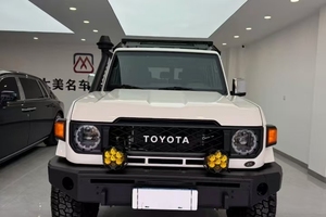 Véhicule d'<span class=keywords><strong>occasion</strong></span> LandCruiser Série <span class=keywords><strong>70</strong></span> 2025 2.8T Turbo Diesel Manuelle 4x4 Gauche R16 5 Places Import Parallèle - Product Image 2