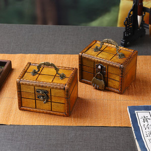 Cofre del tesoro de madera estilo retro con cerradura, mini caja de almacenamiento para decoración o accesorios de escape room - Product Image 2