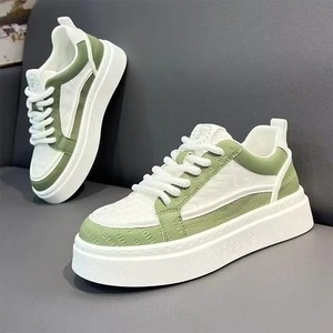 Chaussures de sport blanches et rouges pour hommes, respirantes et décontractées, idéales pour le printemps et l'été, avec semelle souple, tendance mode pour étudiants - Product Image 3