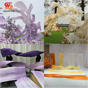 SMOOTH - Instalación de arte textil de seda con cinta de papel gigante hecha a mano para decoración de fondo de bodas - Product Image 6