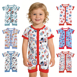 Pijama de Bebê Unissex Personalizado com Zíper Duplo e Manga Curta, Estampa Patriótica, em Bambu, para o Dia 4 de Julho - Product Image 1