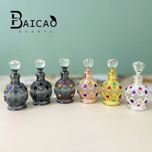 Flacon d'Attar en Alliage Métallique Vieilli Unique de 15 ml, Populaire à Dubaï, pour Huile Essentielle et Parfum, avec Gravure et Compte-gouttes en Verre <span class=keywords><strong>DB</strong></span> - Product Image 2