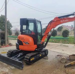 Excavadora Mini de Orugas Usada Kubota U27 con Certificación CE, 2.7 Toneladas, Motor Koop y Accesorio de Barrena de Alta Eficiencia - Product Image 3