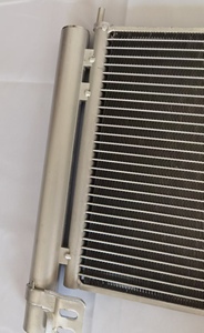 Condensador de Aire Acondicionado FULAO para Automóvil, para Modelos 2007-2016, OEM 88450-02490, Nuevo, 1 Año de Garantía, Sin Reseñas Todavía - Product Image 3