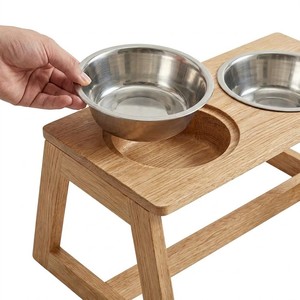 Supporto <span class=keywords><strong>per</strong></span> ciotole <span class=keywords><strong>per</strong></span> animali domestici in legno con struttura a W estetica, gambe trapezoidali, altezza 7,9 pollici, doppie ciotole in acciaio <span class=keywords><strong>per</strong></span> una casa moderna - Product Image 4