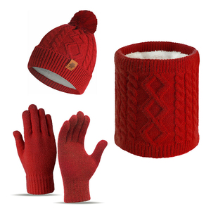 Set Tre Pezzi Invernale da <span class=keywords><strong>Donna</strong></span>: Cappello, <span class=keywords><strong>Sciarpa</strong></span> <span class=keywords><strong>e</strong></span> <span class=keywords><strong>Guanti</strong></span>, Unisex, Versatile, con Bordo Arricciato, Berretto Lavorato a Maglia Spesso <span class=keywords><strong>e</strong></span> Caldo - Product Image 6