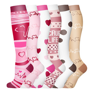 Chaussettes <span class=keywords><strong>de</strong></span> compression <span class=keywords><strong>de</strong></span> sport hautes pour les jeunes <span class=keywords><strong>Bas</strong></span> <span class=keywords><strong>de</strong></span> sport en forme <span class=keywords><strong>de</strong></span> cœur rose doux pour la <span class=keywords><strong>grossesse</strong></span> Course à pied Cyclisme Varices - Product Image 1