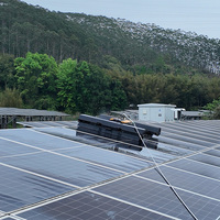 Robot de nettoyage de panneaux solaires pour toits plats et inclinés jusqu'à 30,1° °   Vivre pour les grands angles de vue