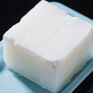 Kostenlose Probe Fabriklieferung Günstiger Preis Paraffinwachs KUNLUN Marke Voll- & Halbraffiniertes Wachs 58-60 64-66 CAS 8002-74-2 - Product Image 6