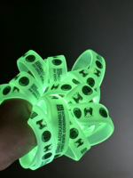 Bracelet en silicone qui brille dans le noir, bracelets en silicone qui brillent dans le noir, logo personnalisé, bracelets en caoutchouc lumineux