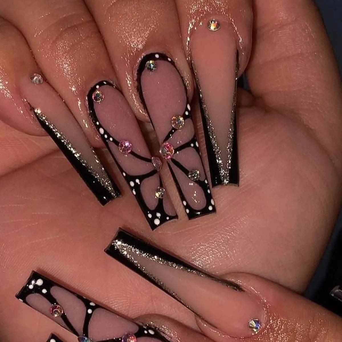 Uñas prensadas personalizadas Manicura Acabado Largo Negro Mariposa Patrón francés Consejos Uñas postizas con diamantes