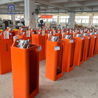 AKD102C OEM Contrôle d'accès à distance Barrière de flèche de stationnement automatique avec bras LED et boîtier LED