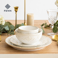 FENN Vente en gros Vaisselle blanche gaufrée personnalisée Service de vaisselle Service de table en céramique d'assiettes incassables Plats de service de table pour mariage