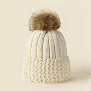 Bonnet en tricot avec pompon en fausse fourrure, chaud et épais, pour <span class=keywords><strong>femme</strong></span>, idéal pour l'hiver et le <span class=keywords><strong>ski</strong></span>, fournisseur de bonnets thermiques. - Product Image 2