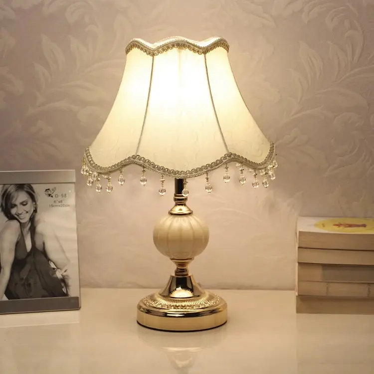 Lampada da camera da letto in stile europeo lampada da comodino a risparmio energetico dimmerabile moderna creativa