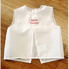 เสื้อโชคดีในกล่องของขวัญพร้อมลายปักเสริมสิริมงคล - Product Image 2