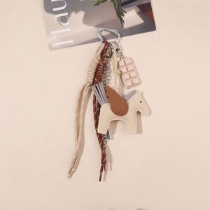 Nuevo Colgante de Poni Flocado Hecho a Mano 2026, Accesorio de Moda Versátil para Bolsos, Llavero Decorativo, Adorno de Cuerda para Bolsos, para Mujer y Niña - Product Image 6