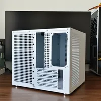 Boîtier NAS Sagittarius à 8 baies, compatible avec les cartes mères MATX |   Alimentation électrique ATX |   Quatre emplacements PCIE pleine hauteur |   Volume 21,8L