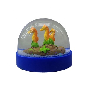 Made In China modello di cavalluccio marino migliori Snowglobes In plastica - Product Image 1
